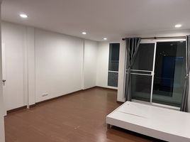 2 Schlafzimmer Reihenhaus zu verkaufen im Baan Klang Muang Sathorn-Taksin 2, Bang Kho, Chom Thong