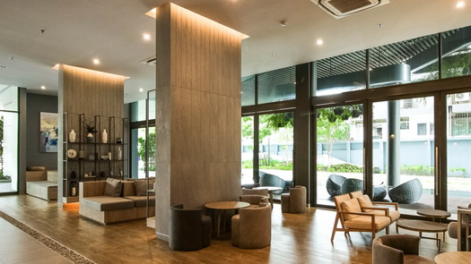 写真 1 of the Reception / Lobby Area at Lumpini Suite Dindaeng-Ratchaprarop
