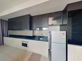 2 спален Кондо в аренду в Edge Sukhumvit 23, Khlong Toei Nuea