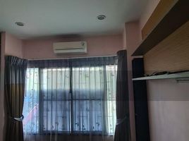3 Bedroom Townhouse for sale at The Villa Ramindra-Wongwaen, Tha Raeng, Bang Khen
