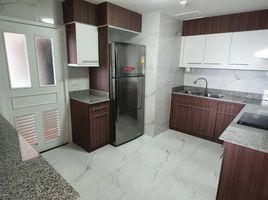 3 Schlafzimmer Appartement zu vermieten im President Park Sukhumvit 24, Khlong Tan