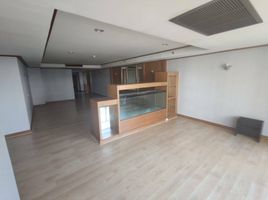 4 Bedroom Penthouse for sale at Las Colinas, Khlong Toei Nuea