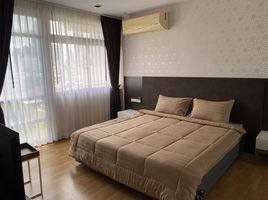 1 Bedroom Condo for rent at Nantiruj Tower, Khlong Toei