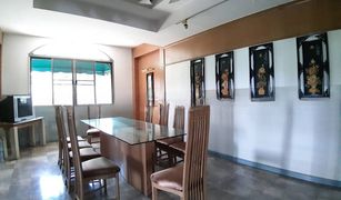 Krok Phra, Nakhon Sawan တွင် 4 အိပ်ခန်းများ ကုန်လှောင်ရုံ ရောင်းရန်အတွက်