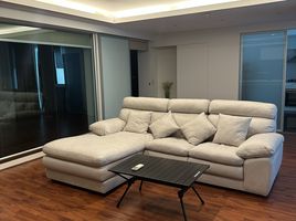 1 Schlafzimmer Wohnung zu vermieten im T.P.J. Condo, Khlong Tan Nuea