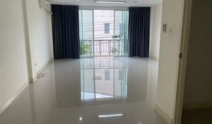3 Bedrooms Townhouse for sale in Khlong Chan, Bangkok Pradya in Town Ladpraw 101