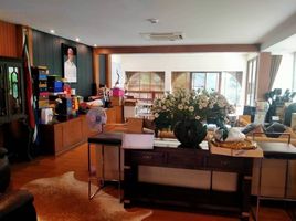5 спален Дом for rent in Ekkamai BTS, Phra Khanong, Khlong Tan Nuea