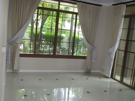 3 Schlafzimmer Haus zu vermieten im Narasiri Pattanakarn-Srinakarin, Suan Luang