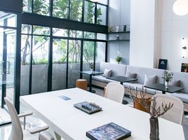 2 Schlafzimmer Reihenhaus zu verkaufen im The Mixx Sukhumvit-Praekasa, Thai Ban Mai