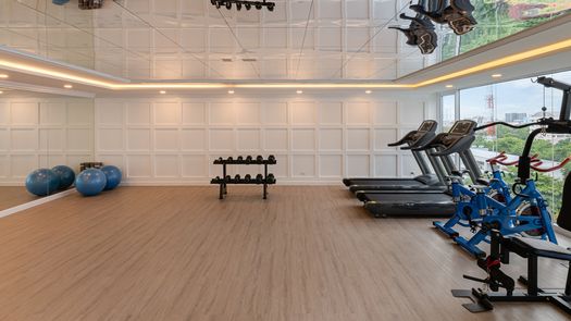 Photos 1 of the Fitnessstudio at Chateau In Town Ratchayothin