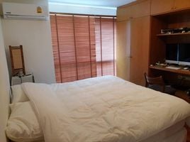 1 Bedroom Apartment for rent at Silom Suite, Si Lom