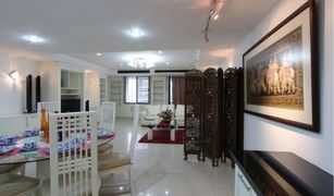 3 Bedrooms Condo for sale in Khlong Toei Nuea, Bangkok Las Colinas