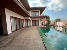 6 Schlafzimmer Villa zu verkaufen im Phoenix Golf Villa, Huai Yai
