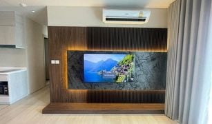2 Bedrooms Condo for sale in Lumphini, Bangkok Life One Wireless