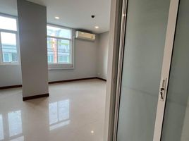 2 Bedroom Apartment for rent at Baan Klang Krung Resort (Ratchada 7), Din Daeng