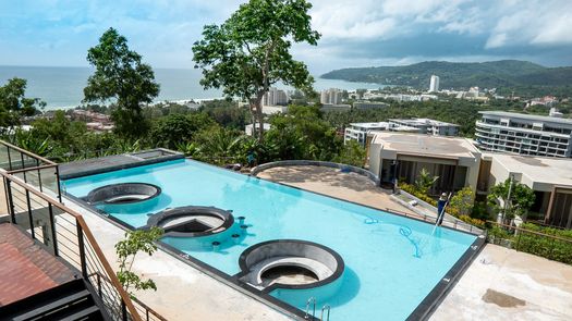 写真 2 of the Communal Pool at Utopia Karon