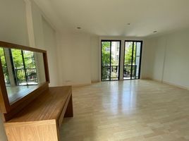 3 Bedroom Townhouse for sale at Areeya Mandarina Sukhumvit 77, Suan Luang, Suan Luang, Bangkok