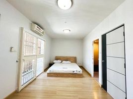 3 Schlafzimmer Reihenhaus zu verkaufen im Karnkanok 19, Chang Khlan