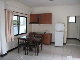 2 спален Кондо в аренду в Lin Court, Khlong Toei