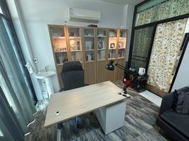 4 спален Дом на продажу в Perfect Place Kheha Romklao 64, Khlong Song Ton Nun, Лат Крабанг, Бангкок, Таиланд