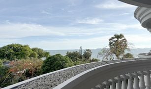 2 Bedrooms Condo for sale in Na Kluea, Pattaya Silver Beach 