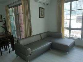 2 Schlafzimmer Wohnung zu vermieten im Citi Smart Condominium, Khlong Toei