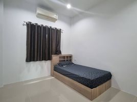 2 Schlafzimmer Reihenhaus zu vermieten im The Rich @Manik, Si Sunthon, Thalang, Phuket