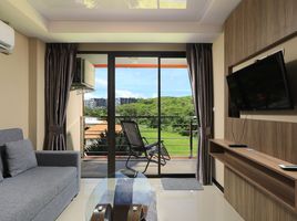 1 Schlafzimmer Wohnung zu verkaufen im Nai Harn Beach Condo, Rawai