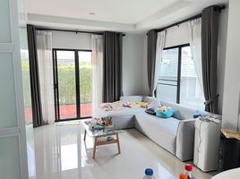 3 Schlafzimmer Villa zu verkaufen im Warabodin Rangsit Klong 3 , Lat Sawai, Lam Luk Ka