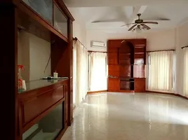 在Srisuk Villa Pattaya租赁的3 卧室 屋, 农保诚