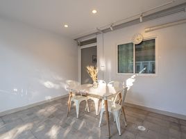 3 Schlafzimmer Reihenhaus zu vermieten in Mueang Chiang Mai, Chiang Mai, Phra Sing, Mueang Chiang Mai