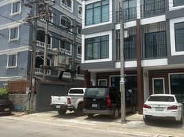 4 Bedroom Townhouse for sale in Prawet, Bangkok, Dokmai, Prawet