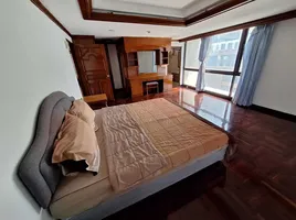 3 спален Кондо в аренду в Rishi Court, Khlong Toei Nuea