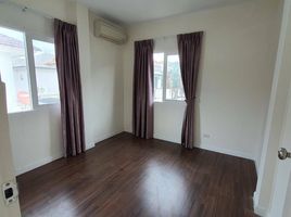 3 Schlafzimmer Villa zu verkaufen im Saransiri Thakam-Rama 2, Tha Kham, Bang Khun Thian