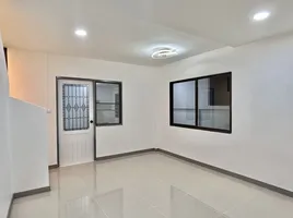 2 Bedroom Townhouse for sale at Ban Ngam Charoen 2, Nong Prue