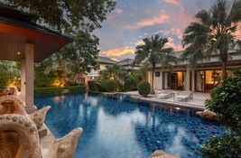 5 bedroom Villa for sale in Phuket, Thailand