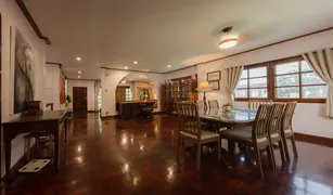 4 Bedrooms House for sale in Huai Khwang, Bangkok 