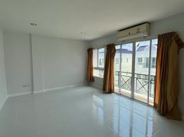 4 Bedroom Townhouse for rent at Grand De Ville, Nong Bon, Prawet
