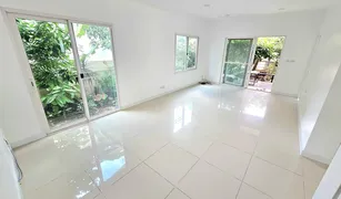 暖武里 Sala Klang Kanasiri Salaya 3 卧室 屋 售 