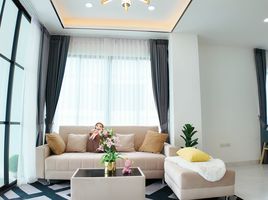 2 Schlafzimmer Villa zu verkaufen im Grand Townhome Pattaya , Nong Prue