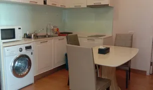 Кондо, 2 спальни на продажу в Phra Khanong, Бангкок Q House Condo Sukhumvit 79