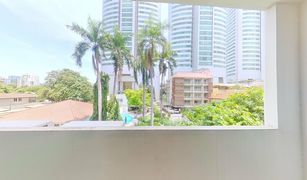 2 Bedrooms Condo for sale in Khlong Toei, Bangkok Sethi Terrace