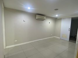 Studio Shophouse for rent in Asoke, Khlong Toei Nuea, Khlong Tan Nuea