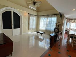 3 спален Дом в аренду в Fantasia Villa 3, Samrong Nuea