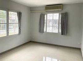 3 Schlafzimmer Villa zu vermieten in Nonthaburi, Bang Talat, Pak Kret, Nonthaburi