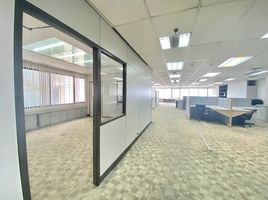210 кв.м. Office for rent at Ocean Tower 2, Khlong Toei Nuea