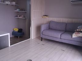 ขายคอนโด 2 ห้องนอน ในโครงการ บลอสซั่ม คอนโด แอท สาทร-เจริญราษฎ์, ยานนาวา