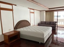 3 спален Кондо в аренду в Sethiwan Mansion , Khlong Tan Nuea