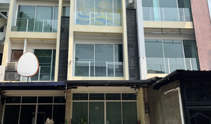 3 Bedrooms Townhouse for sale in Suthep, Chiang Mai 