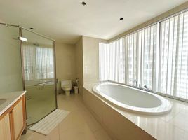 3 спален Кондо в аренду в The Emporio Place, Khlong Tan